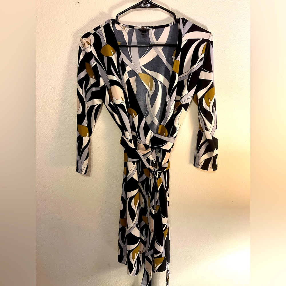 Gorgeous floral print wrap dress